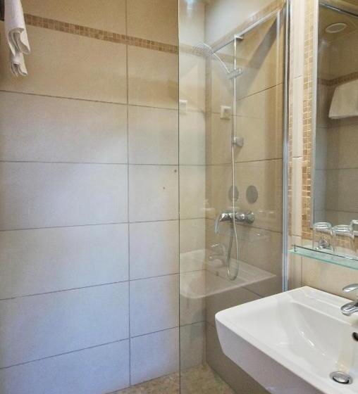 غرفة قياسية, Corvin