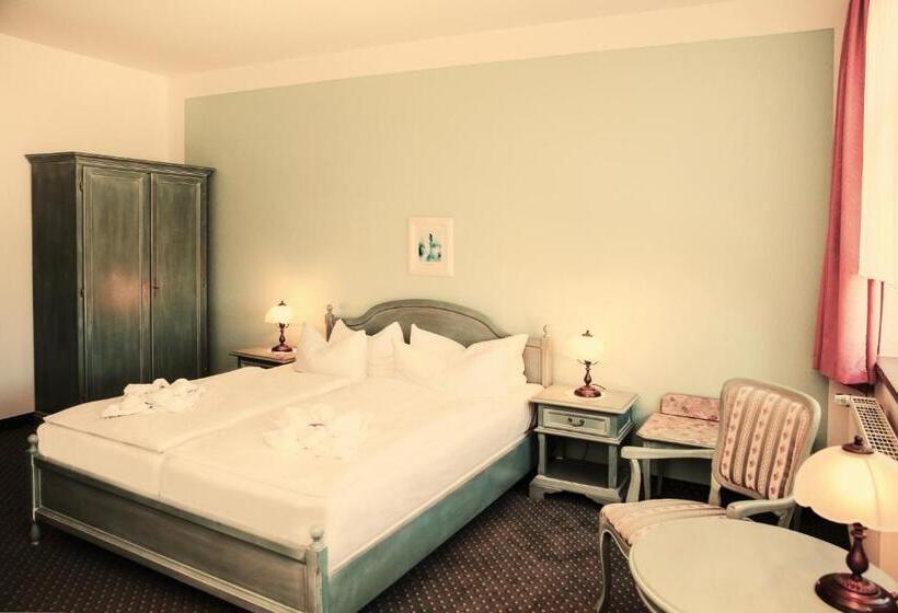 اتاق استاندارد با چشم‌انداز دریا, Esplanade Garni