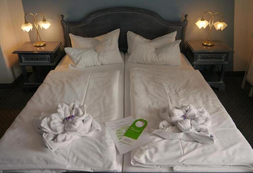 اتاق استاندارد با بالکن و چشم‌انداز دریا, Esplanade Garni