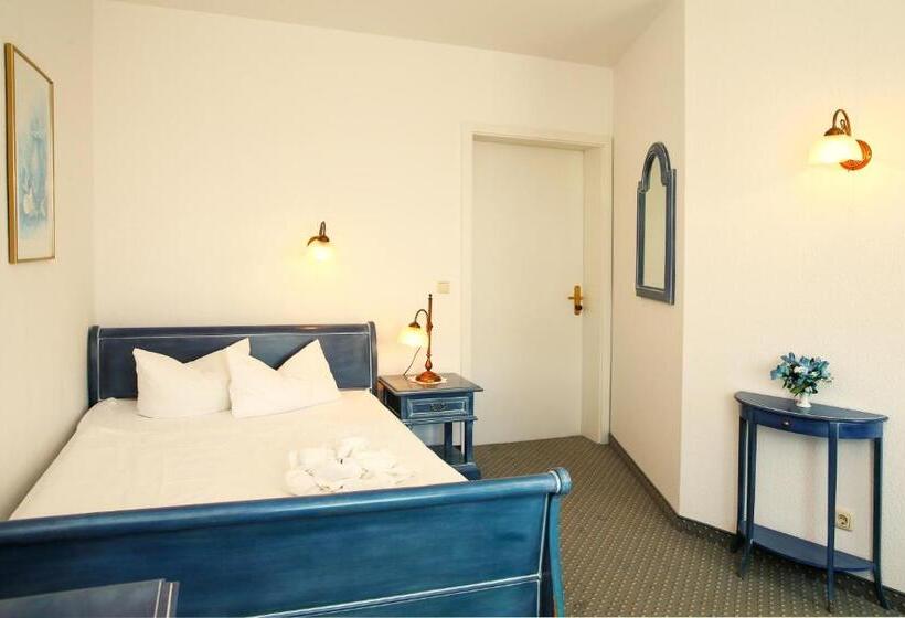 اتاق استاندارد یک نفره, Esplanade Garni