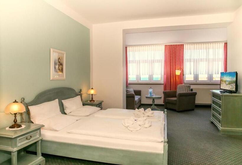 اتاق لوکس با چشم‌انداز دریا, Esplanade Garni