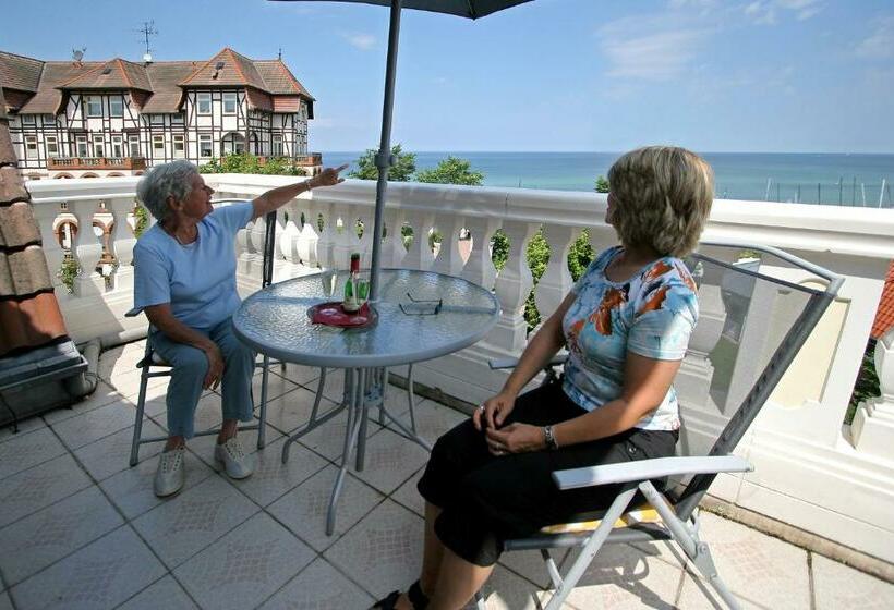 اتاق استاندارد با بالکن و چشم‌انداز دریا, Esplanade Garni