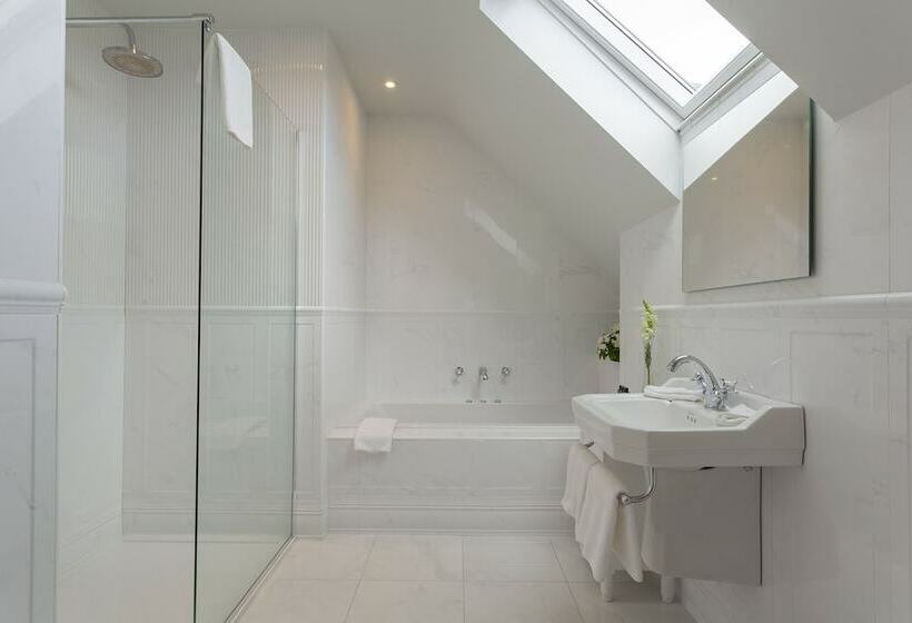 주니어 스위트, Killarney Randles