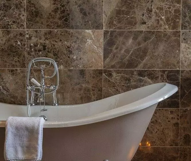 Juniorsviitti, Killarney Randles