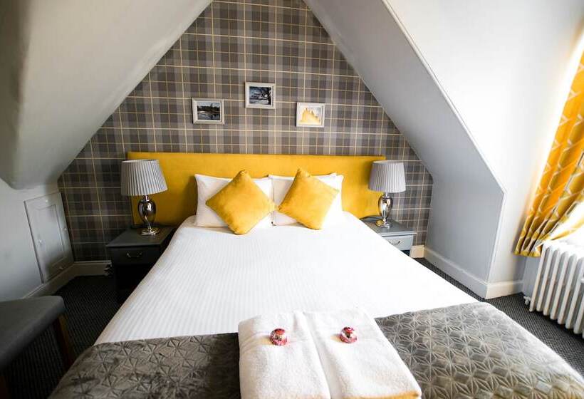 Номер Стандарт, Mcinnes House