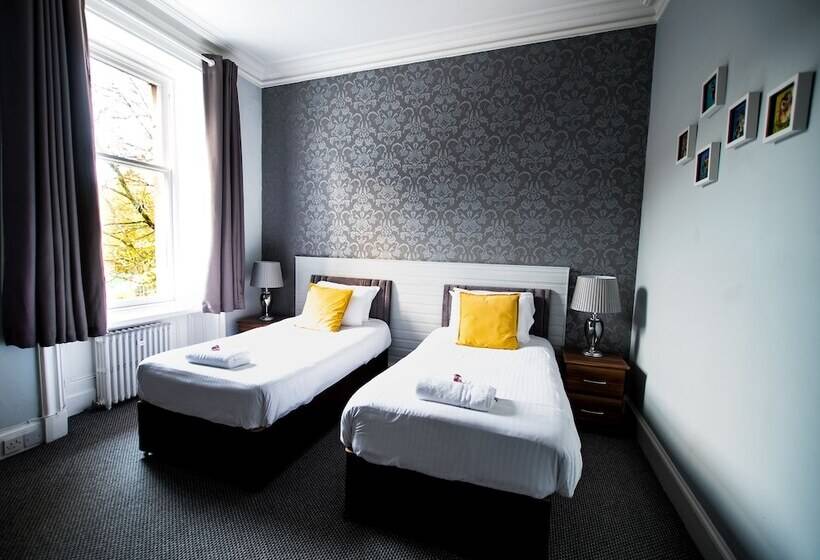 Номер Стандарт, Mcinnes House