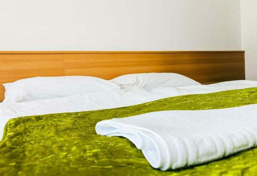 Номер Стандарт Трехместный, Park Hotel Sóstó