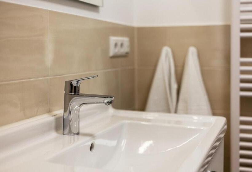 침실 1개 발코니 아파트, Rosenhof