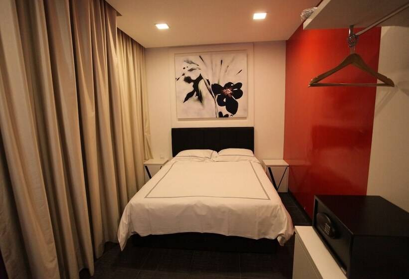 اتاق لوکس, Venue