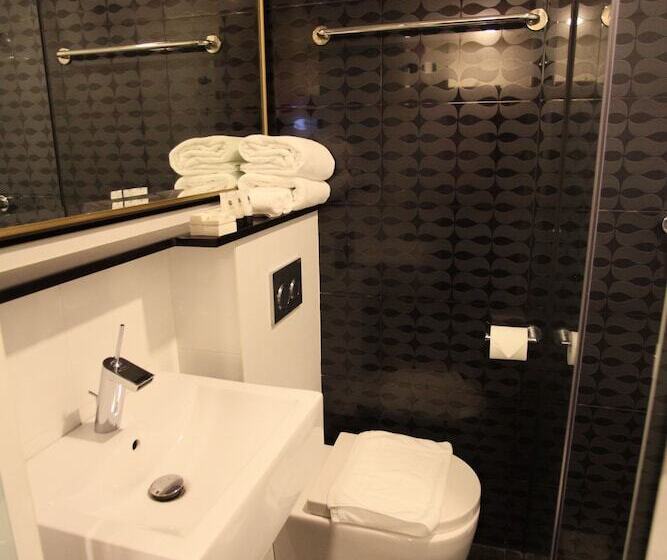 اتاق پرمیوم, Venue