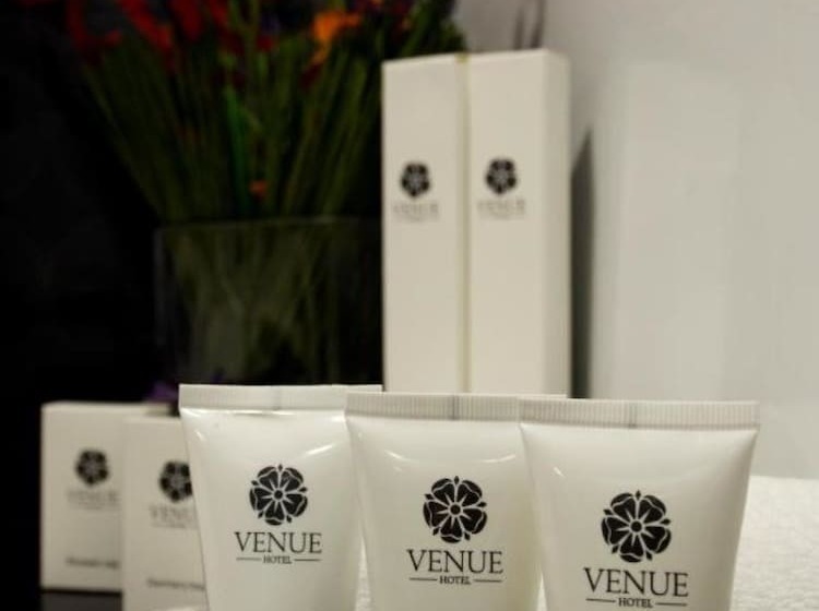 اتاق سوپریور, Venue