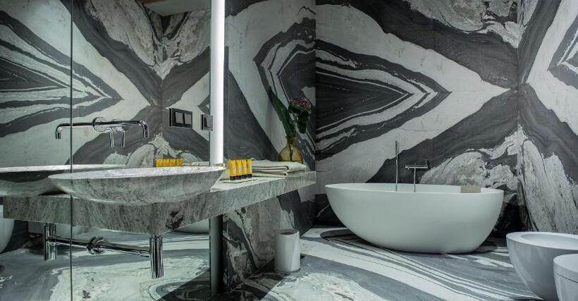 سوییت, Warszawa