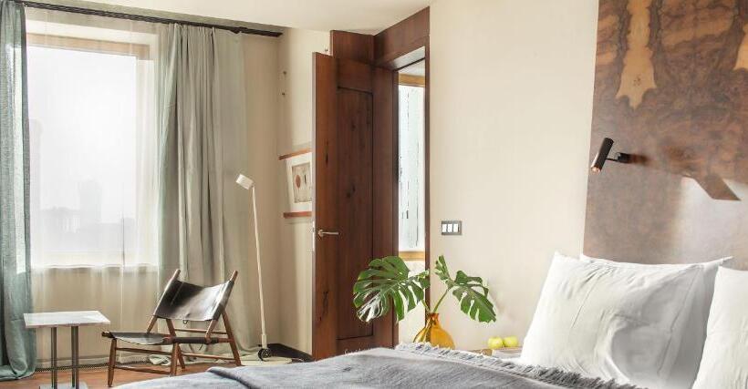 سوییت لوکس, Warszawa