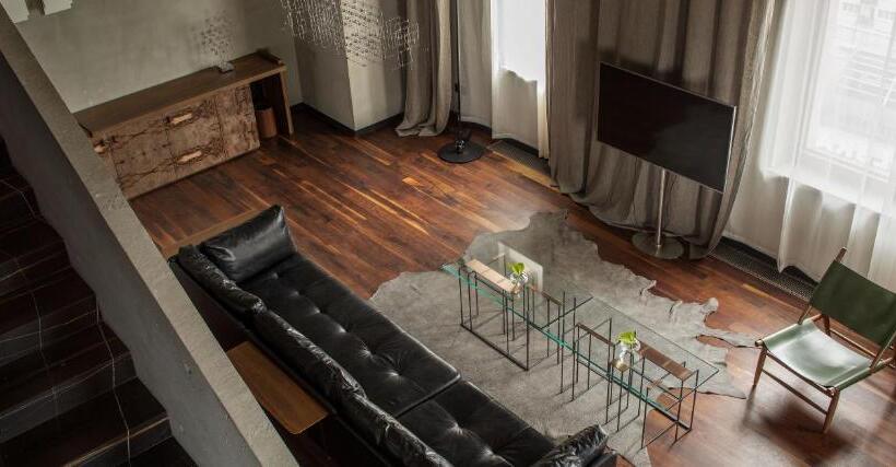 1 Bedroom Penthouse Apartment, Warszawa