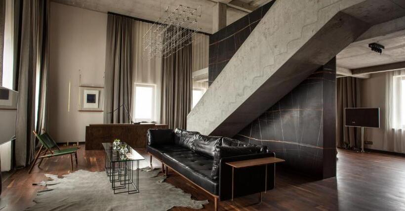 1 Bedroom Penthouse Apartment, Warszawa