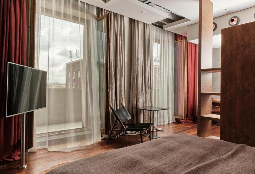 اتاق استاندارد با بالکن, Warszawa