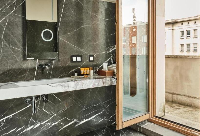 اتاق استاندارد با بالکن, Warszawa