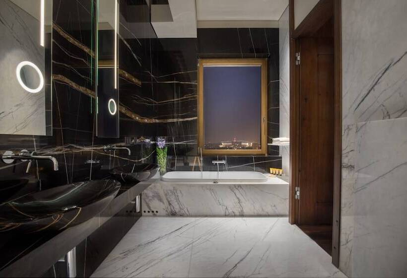 سوییت لوکس, Warszawa