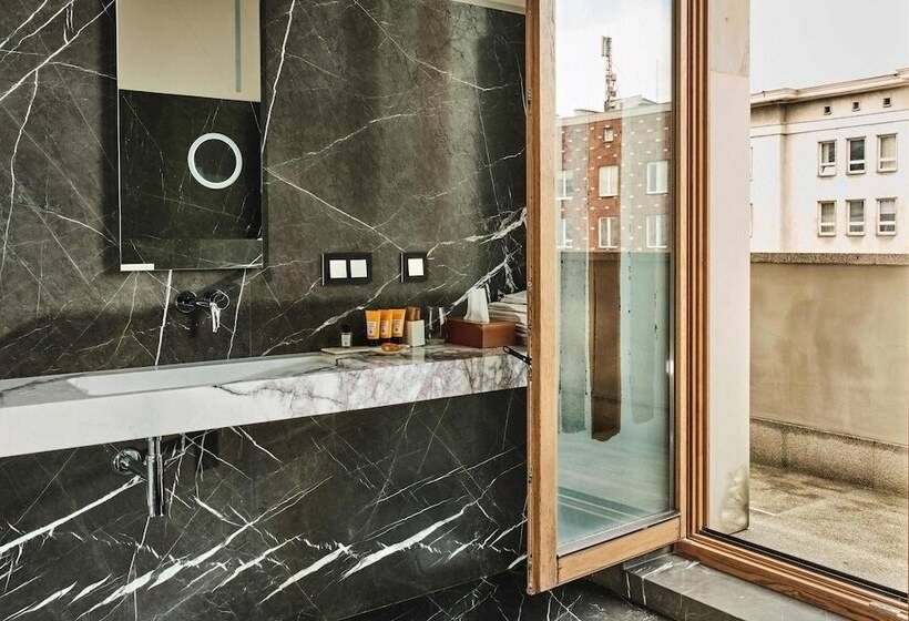 اتاق استاندارد با بالکن, Warszawa