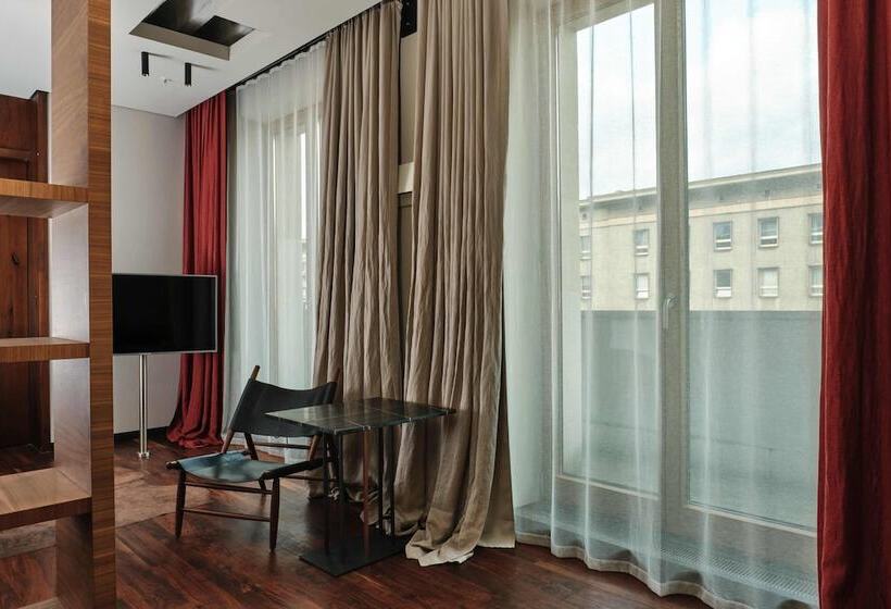 اتاق استاندارد با بالکن, Warszawa