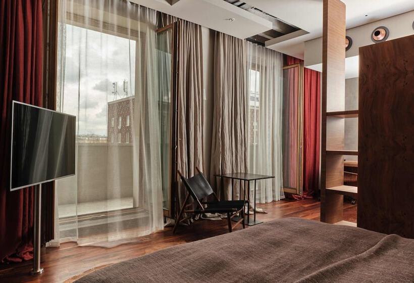 اتاق استاندارد با بالکن, Warszawa