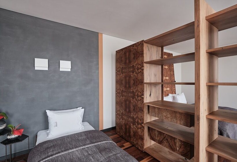 سوییت خانوادگی, Warszawa