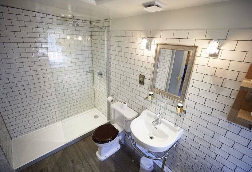 高级大房间, Wykeham Arms