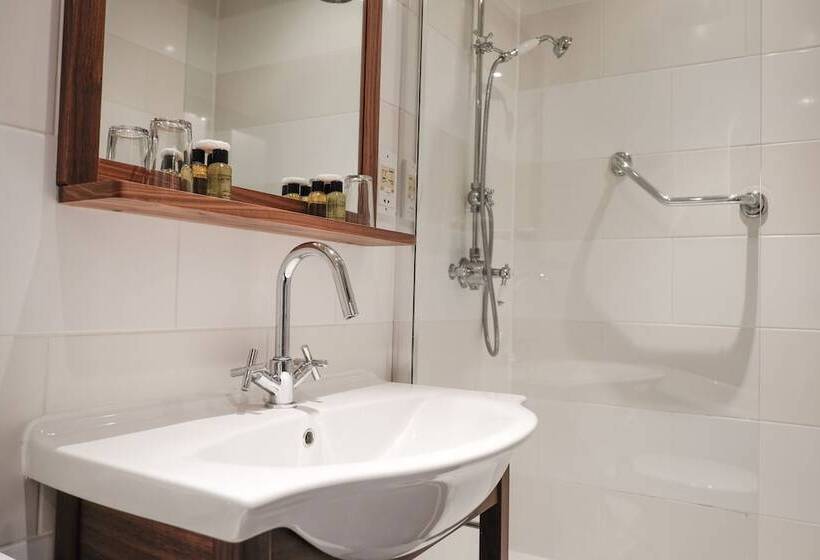 高级大房间, Wykeham Arms