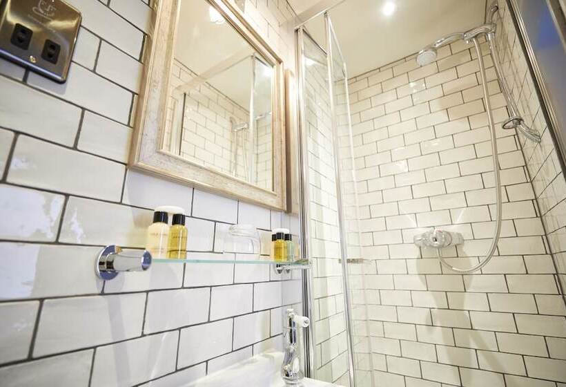 标准单人间, Wykeham Arms