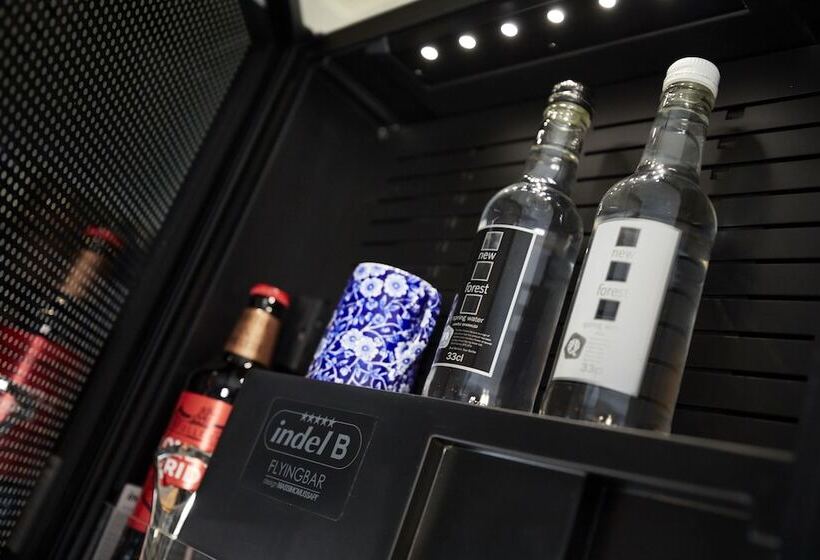 标准单人间, Wykeham Arms