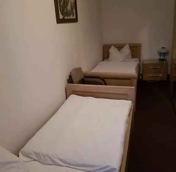 浴室共有スタンダード４人用ルーム, Zum Mückenberger Hof
