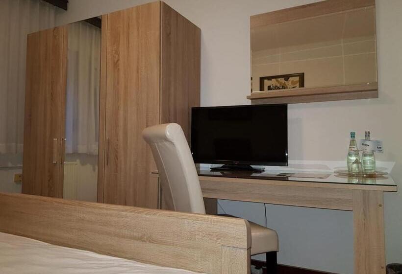 Номер Стандарт Четырехместный Совместный Санузел, Zum Mückenberger Hof