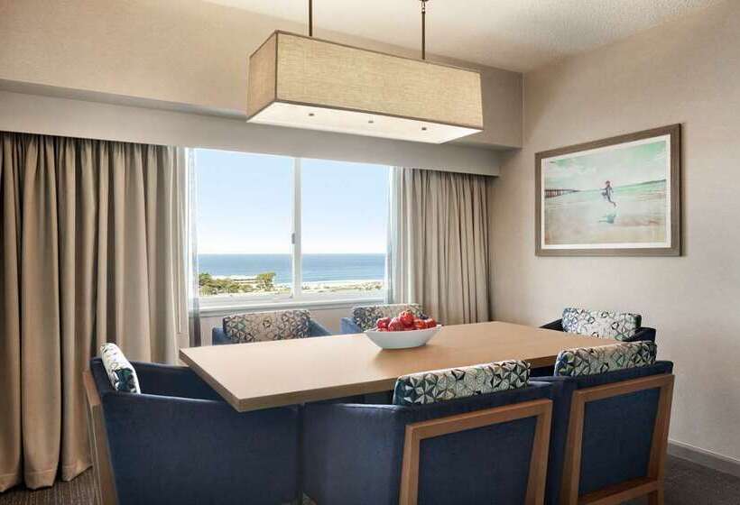 סוויטת 2 חדרי שינה, Embassy Suites Hotel Des Moines Downtown