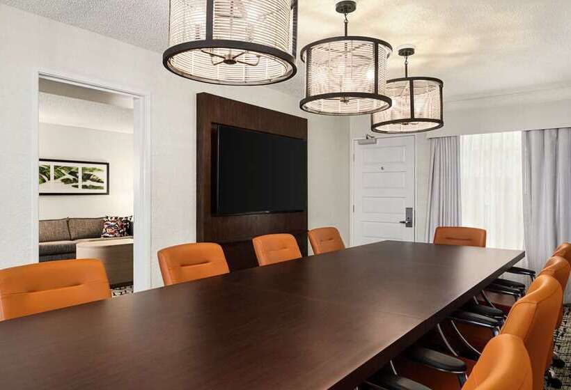 סוויטת 2 חדרי שינה, Embassy Suites Hotel Des Moines Downtown