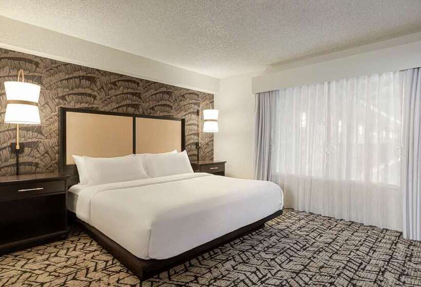 סוויטת 2 חדרי שינה, Embassy Suites Hotel Des Moines Downtown