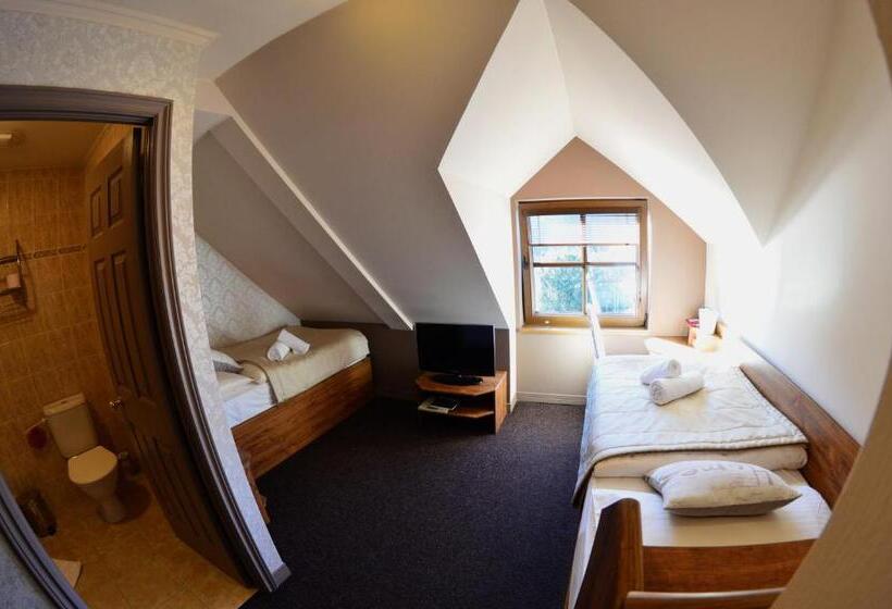 Family Suite, Bonato