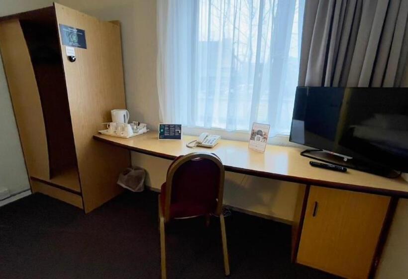 Номер Стандарт, Campanile Liverpool