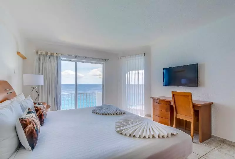 سوئیت 2 خوابه, Coral Princess Hotel & Dive Resort