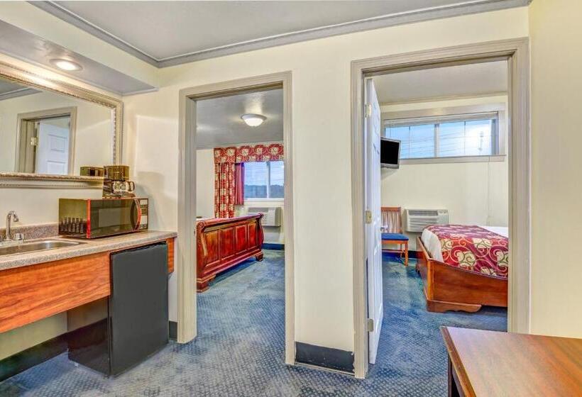 Люкс 2 Спальни, Days Inn By Wyndham Airport/maine Mall