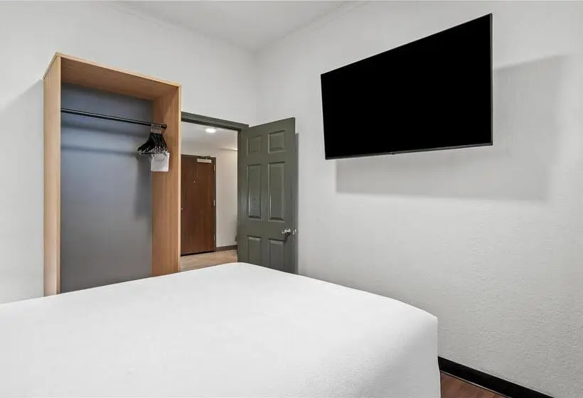 Sviitti 2 Makuuhuonetta, Days Inn By Wyndham Airport/maine Mall