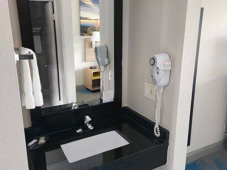 Номер Стандарт 2 Двуспальные Кровати, Days Inn By Wyndham Dahlonega University Area
