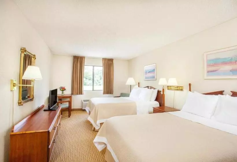 ２ダブルベッドのスタンダードルーム, Days Inn By Wyndham Glasgow