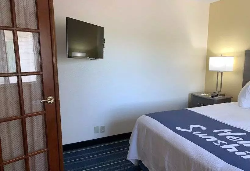 Sviitti, Days Inn By Wyndham Hinckley
