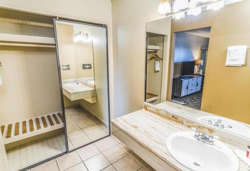 جناح, Days Inn By Wyndham Montrose