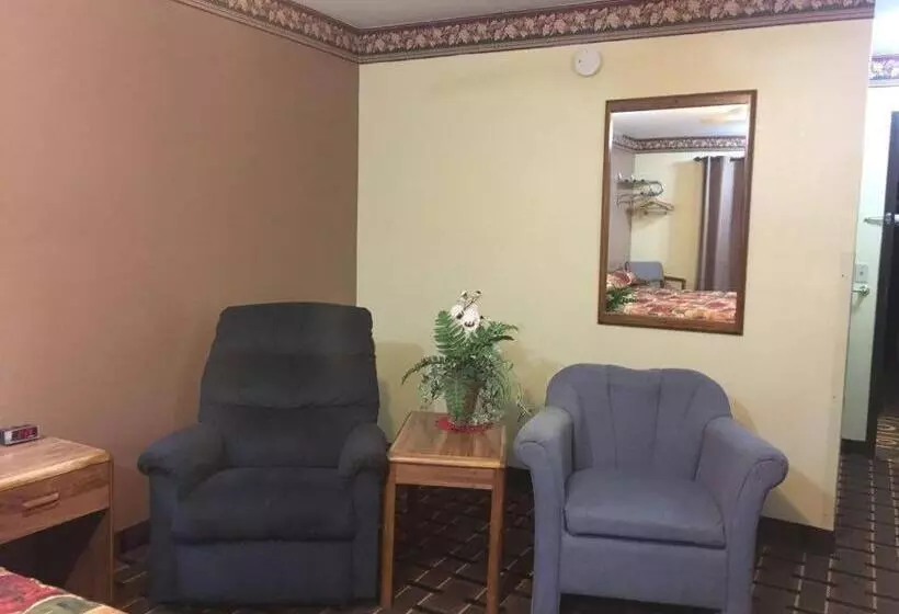 キングサイズベッドのスタンダードルーム, Deluxe Inn Nebraska City