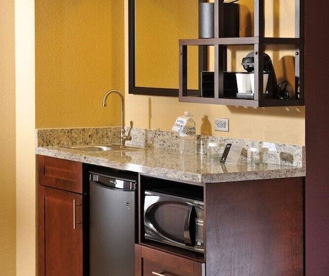 סוויטה, Embassy Suites Hotel Des Moines Downtown