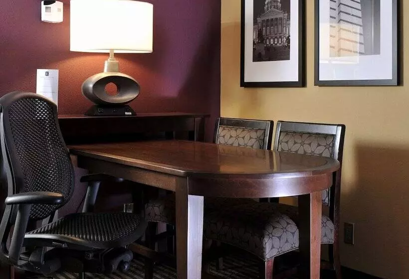 سوئیت برای معلولان, Embassy Suites Hotel Des Moines Downtown