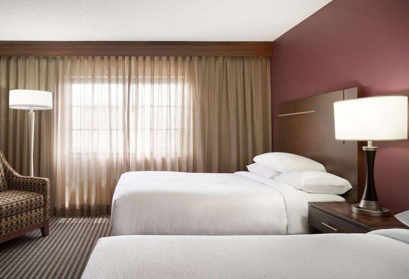 장애인을 위한 스위트, Embassy Suites Hotel Des Moines Downtown