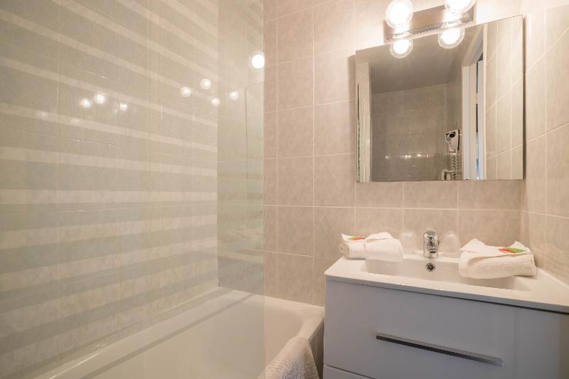 סוויטה מותאמת לאדם עם מוגבלויות, Embassy Suites Hotel Des Moines Downtown