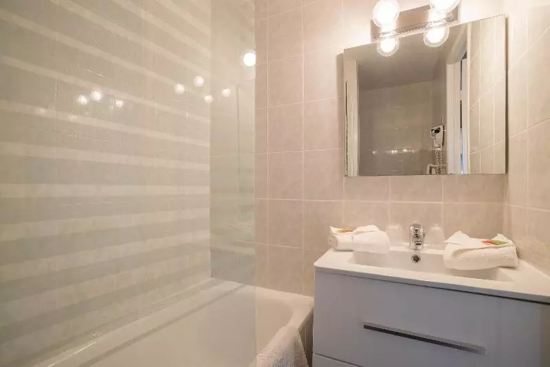 سوئیت برای معلولان, Embassy Suites Hotel Des Moines Downtown